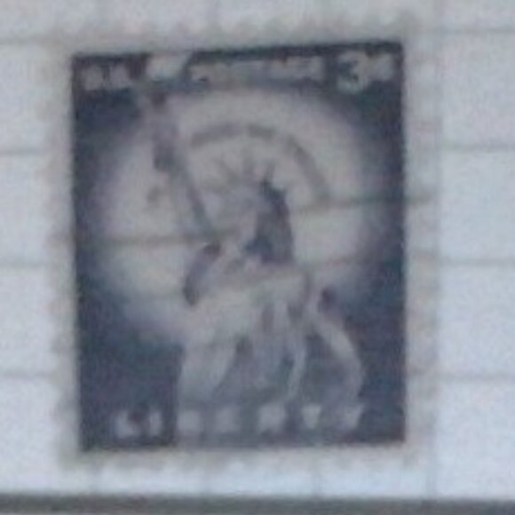 Statue of Libert ungraded stamp Authentic - Picture 1 of 3